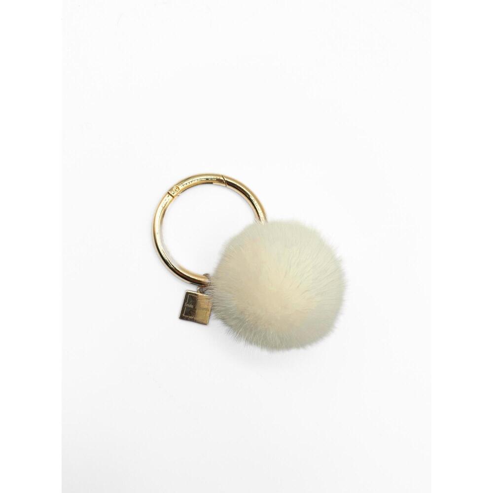 NEW LINDA RICHARDS women's mink pom large key ring in white